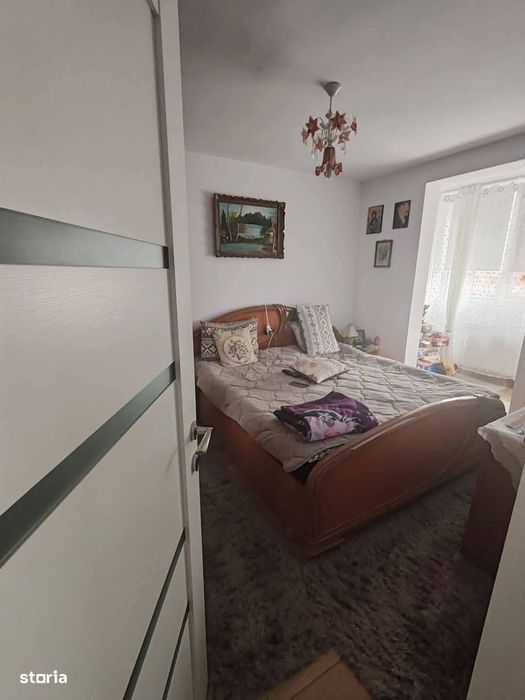 De vanzare apartament cu 4 camere, etajul 2, mobilat și utilat
