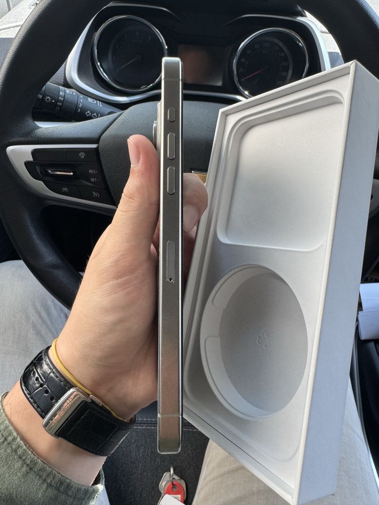 Iphone 15 pro max 90% sim karta