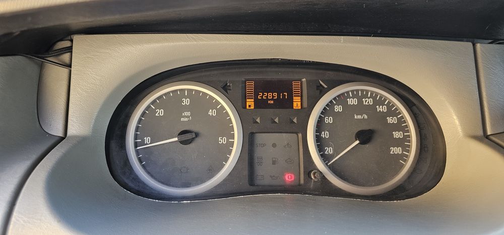 OPEL VIVARO 2.5   2007