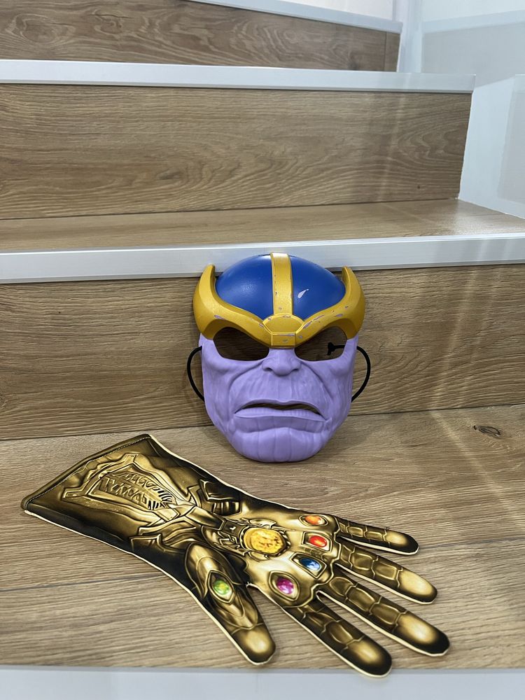 Masca si manusa Thanos