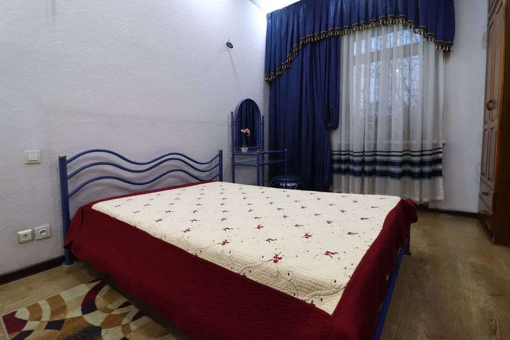 Продается 4х ком квартира, ориентир: Гостиница Россия/м. Ойбек, 90м²