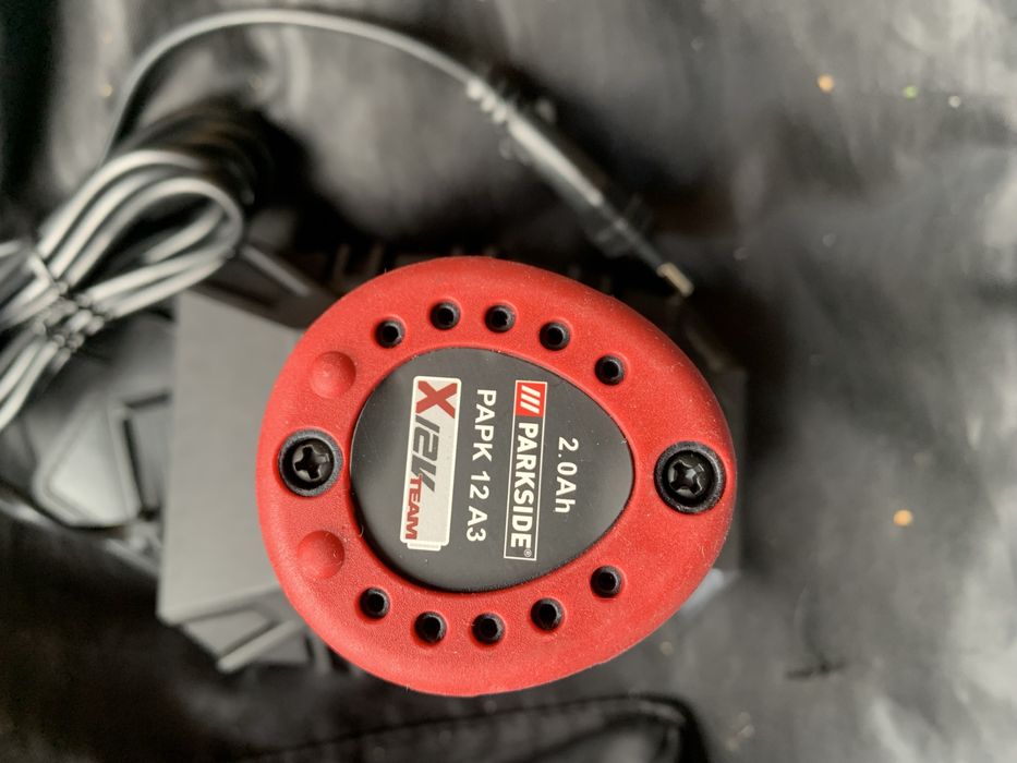 Incarcator si acumulator Li ion, noi