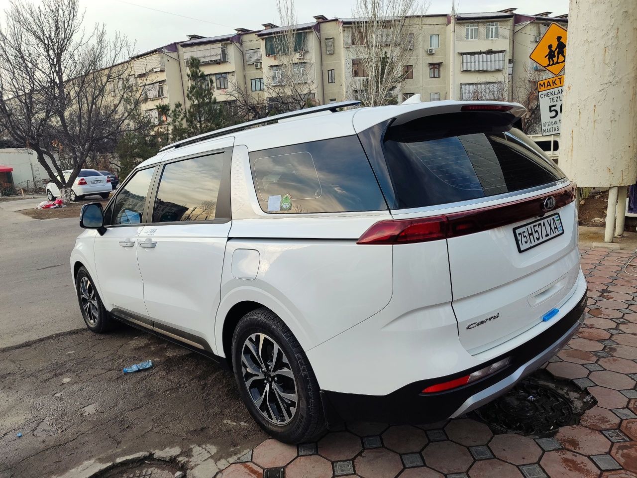 Kia karnival 11 mestalik