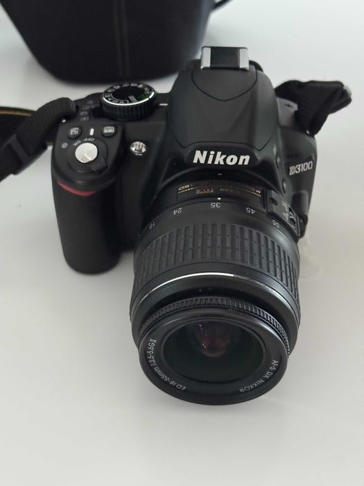 Aparat foto DSLR Nikon D3100