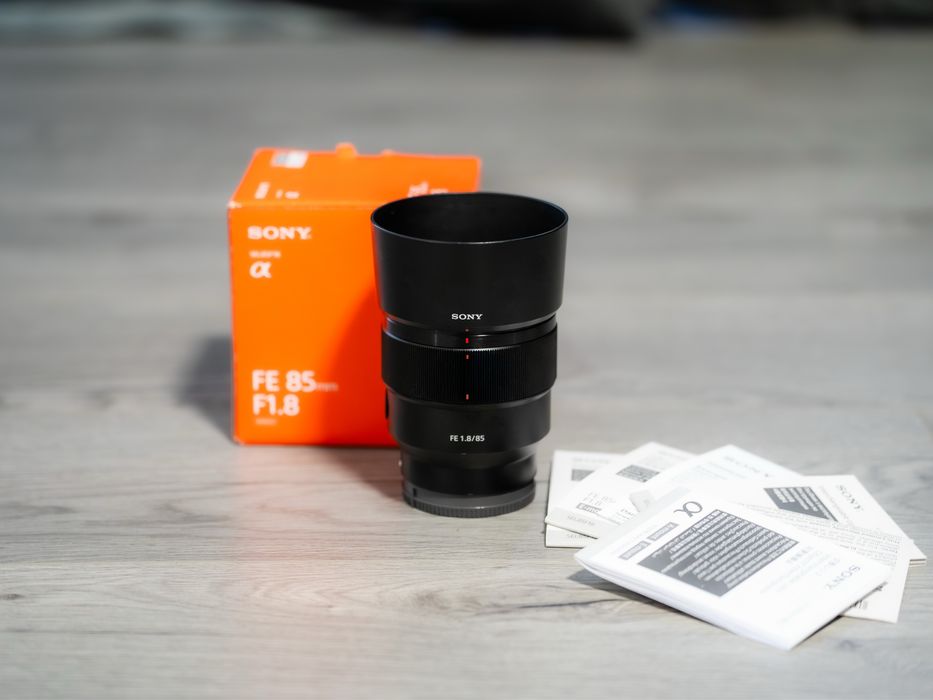 Vând Sony 85mm f/1.8 FE FULLBOX