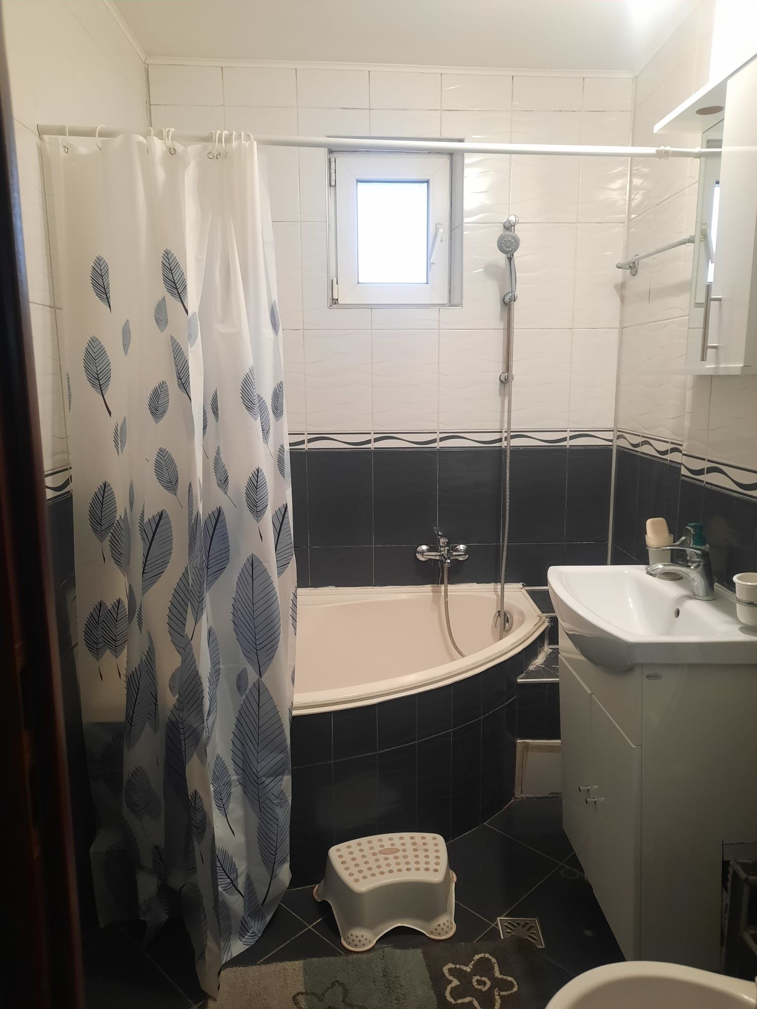 Apartament 3 camere Pantelimon Mega mall