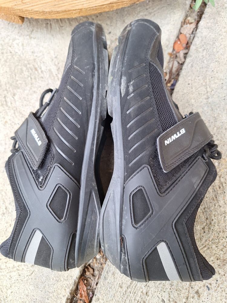 Vand pantofi Ciclism Btwin si pedale Shimano