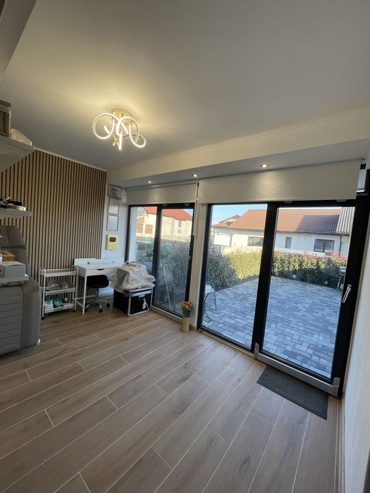 Casa insiruita,P+1E+pod,130 mp,asfalt,mobilata ,159000 euro!!