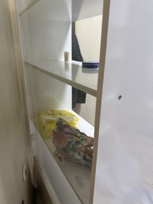 Продам два ветринных шкафа