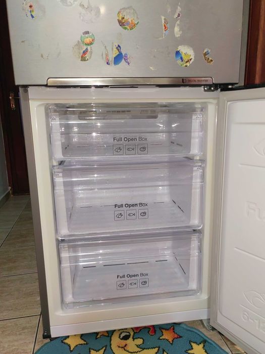 Frigider Samsung