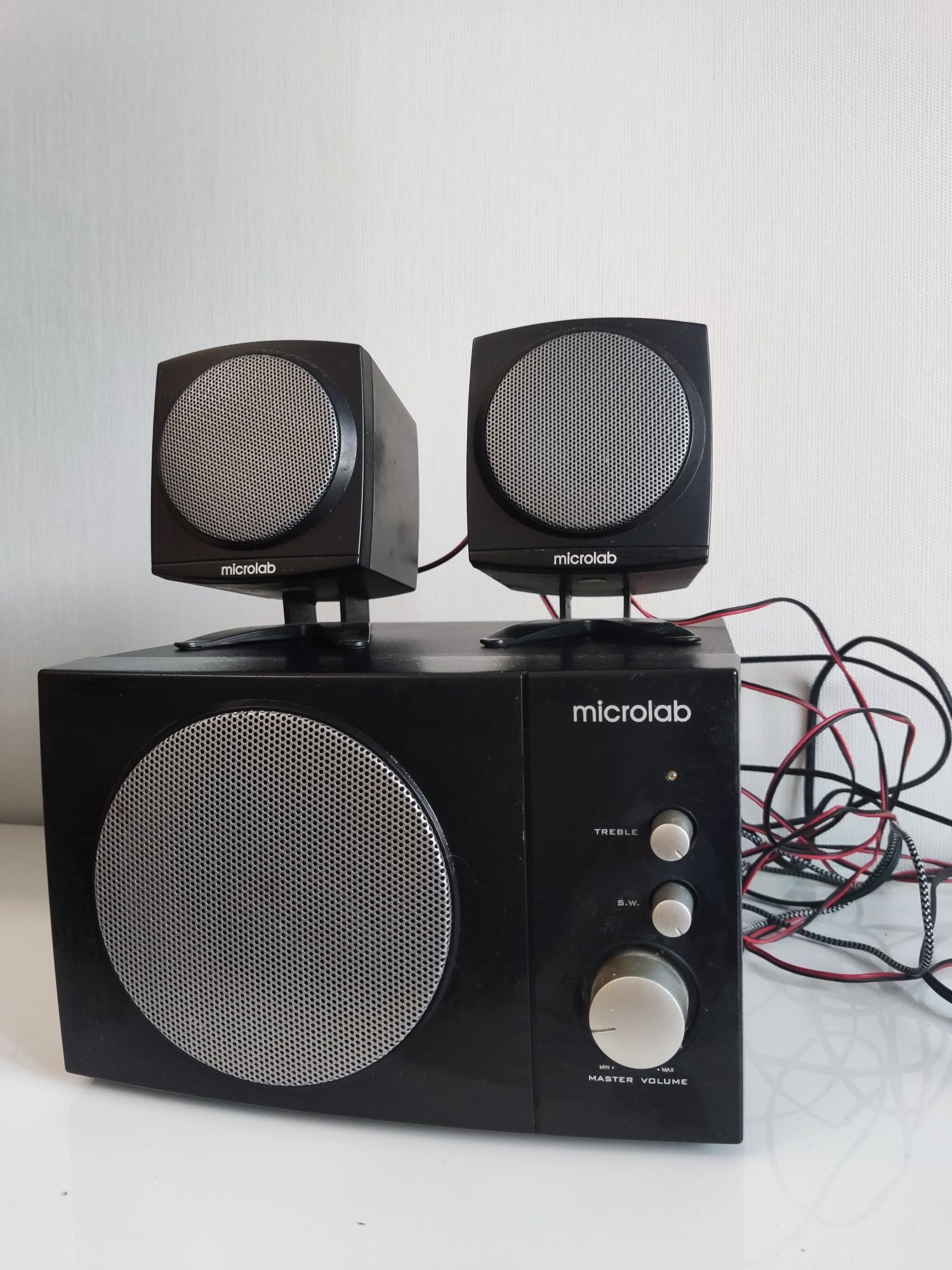 Колонки с сабвуфером Microlab M-590 (2.1)