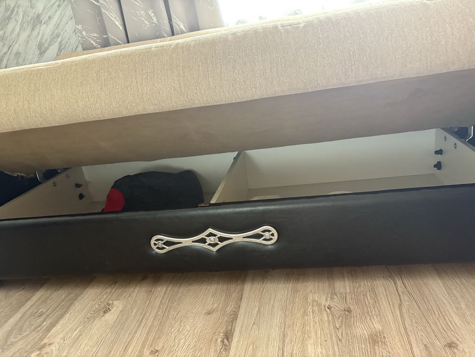vand canapea extensibila