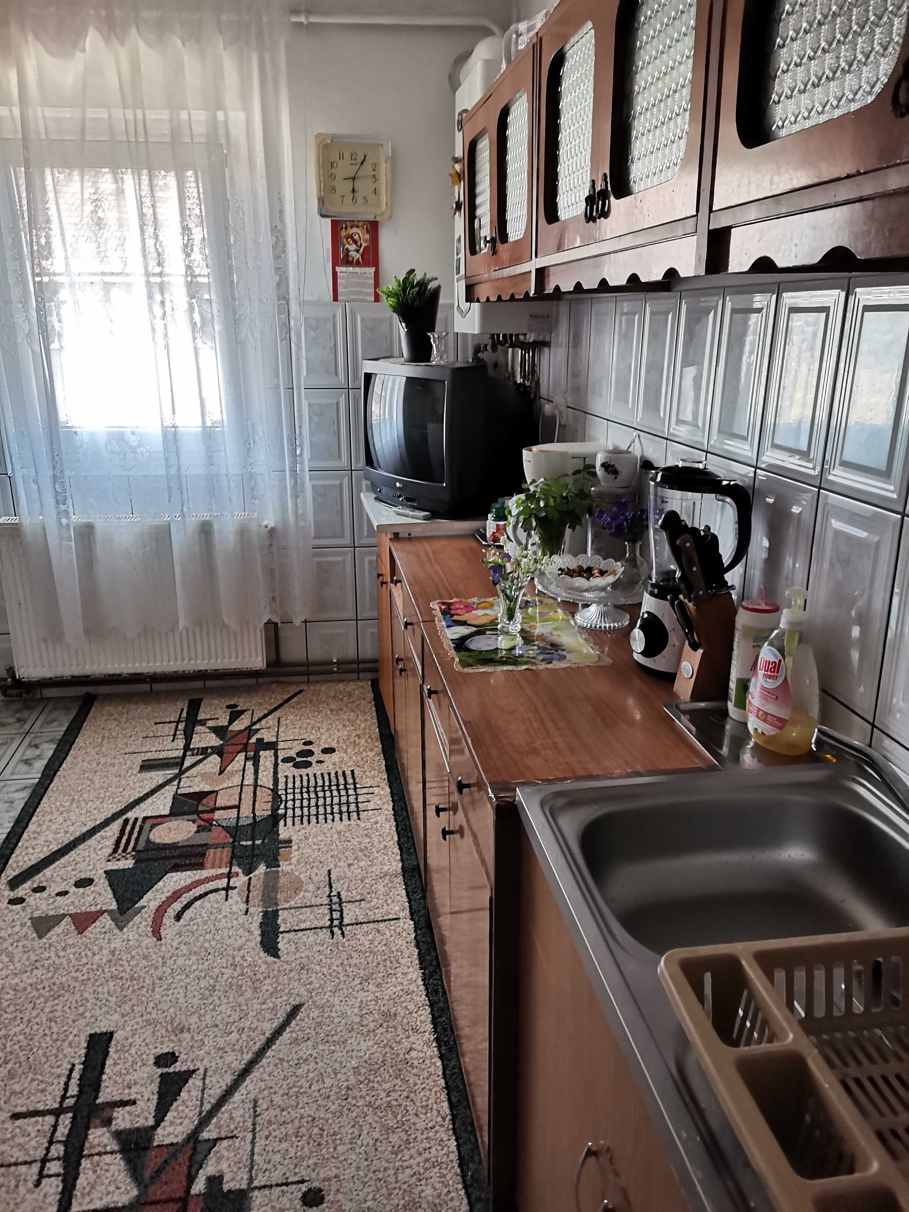 Apartament 2 camere confort 1,decomandat, zona Poliție.