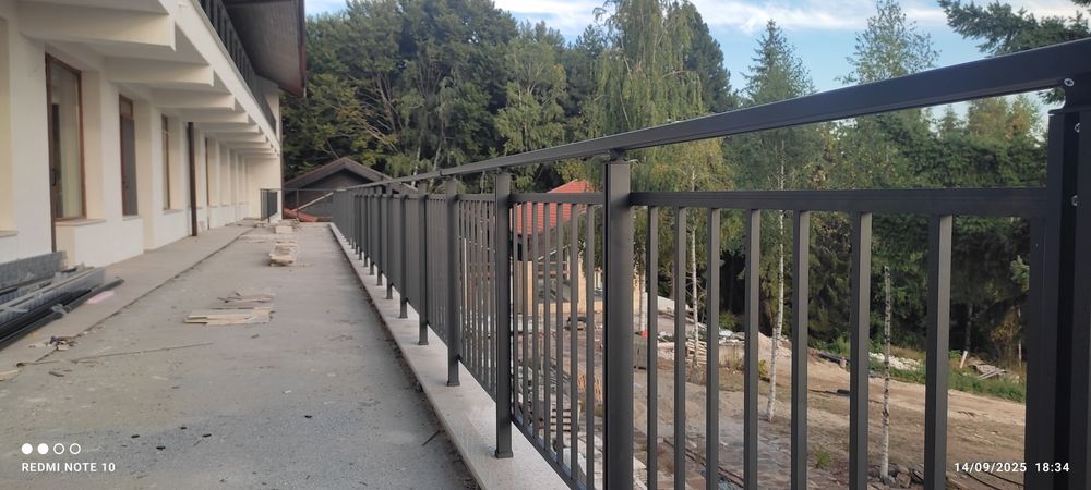 Алуминиеви пейка и парапети