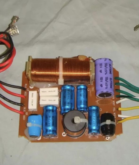 Filtre Boxe JBL E100 2x250W RMS (2x500W Musical)