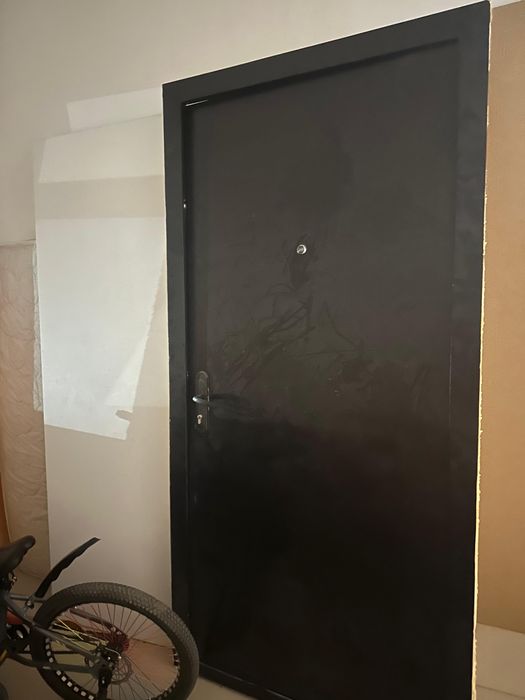 Продам дверь 30тыс