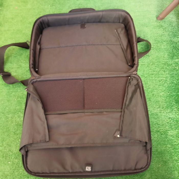 Geantă laptop Tucano