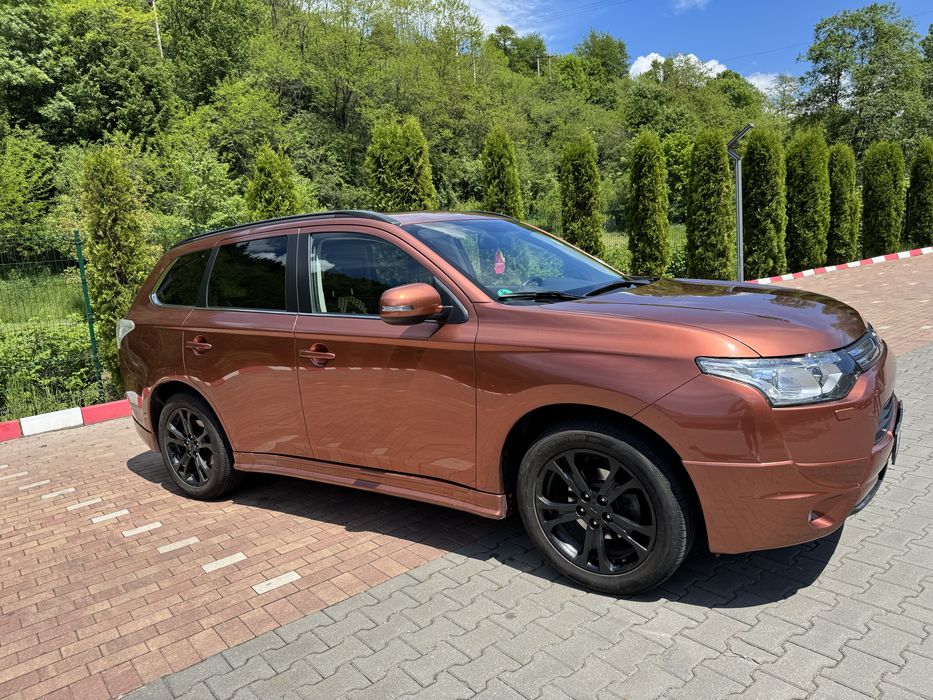 Vând Mitsubishi Outlander ,7 locuri !