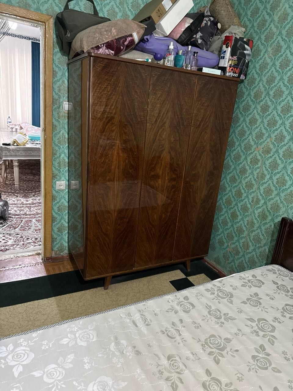 Шкаф  сотилади холати ало