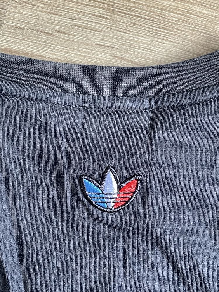 Къс топ adidas originals размер XS/S