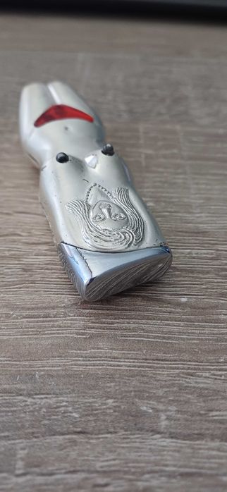 Bricheta bust nud cu led-uri, piesa unicat rară de colectie