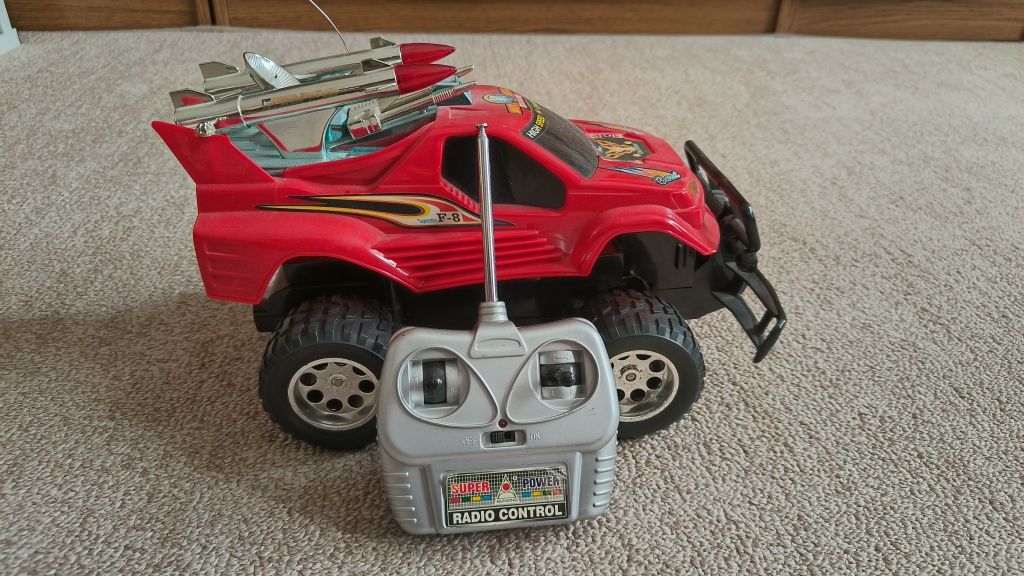 Masinuta monster truck cu radiocomanda
