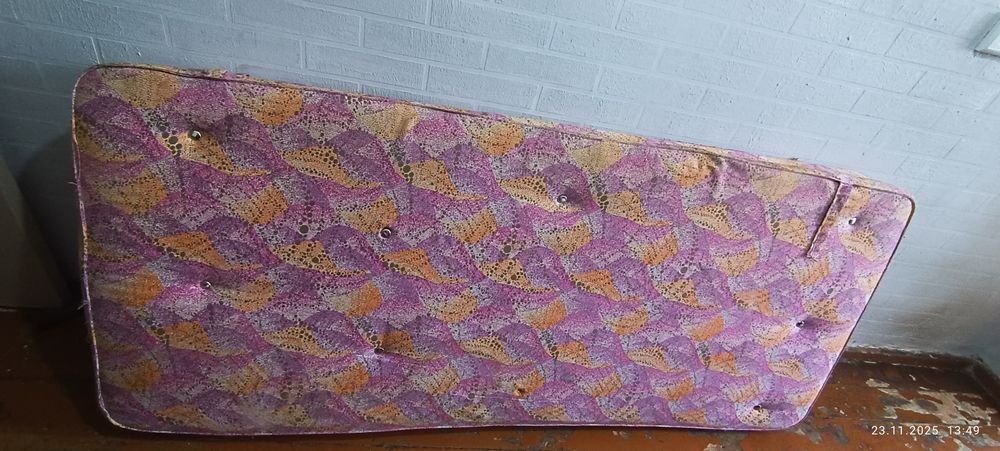 Продам  односпальный матрас