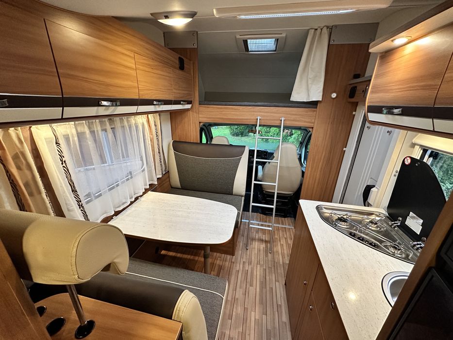 Autorulota Camper,Weinsberg 6 locuri mers,6 locuri dormit