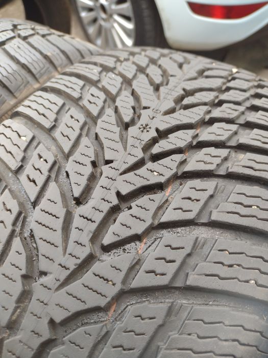 Перфектни 2бр.215/60/16 Nokian WRS dot2121
