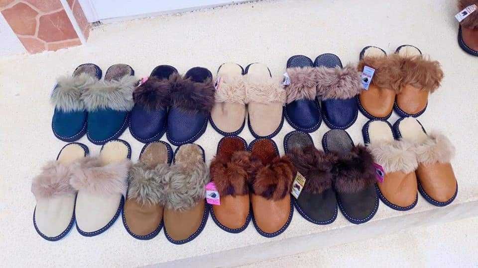 Pupuci de casă din blană naturală ovină