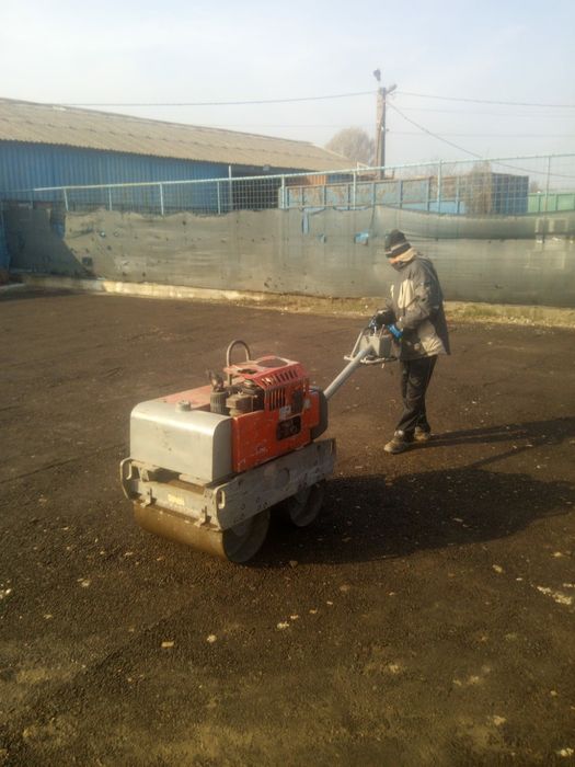 Cilindru compactor cu deservent greutate1 t fundații case vile parcari