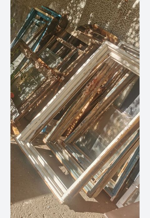 Отдам на дрова, старые окна