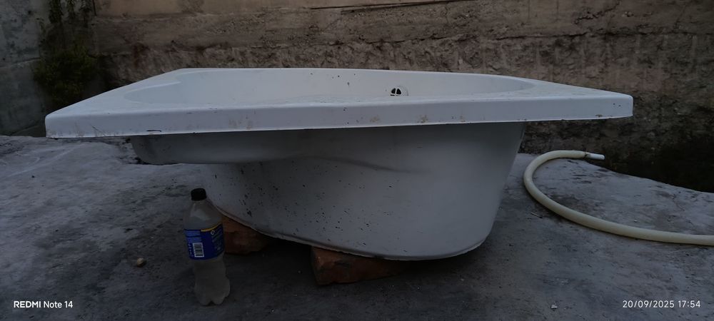 Vanna sotiladi yahshi holatda urunip ketmagan