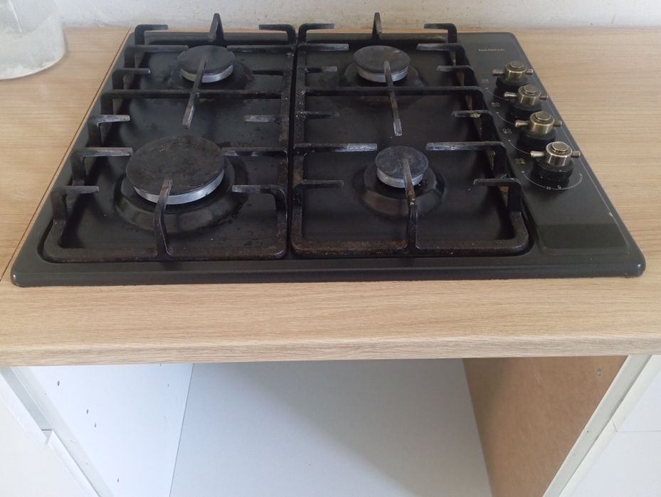 Газовая поверхность без духовки черного цвета  бу