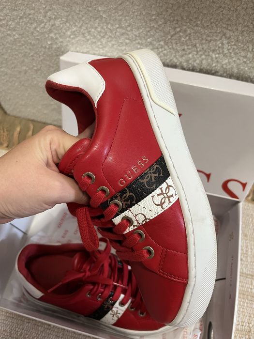 Кожени кецове Guess