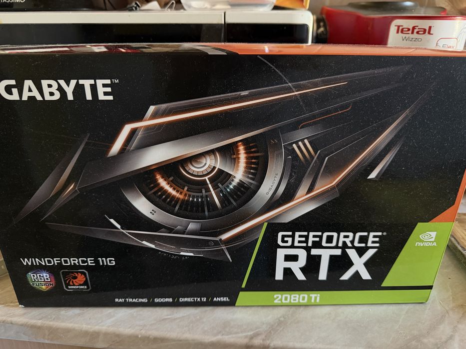 Vand placa video rtx 2080ti 11gb
