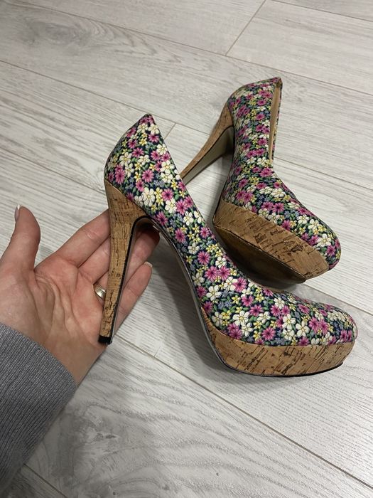 Vand pantofi Solo Donna, mărimea 38, interior piele