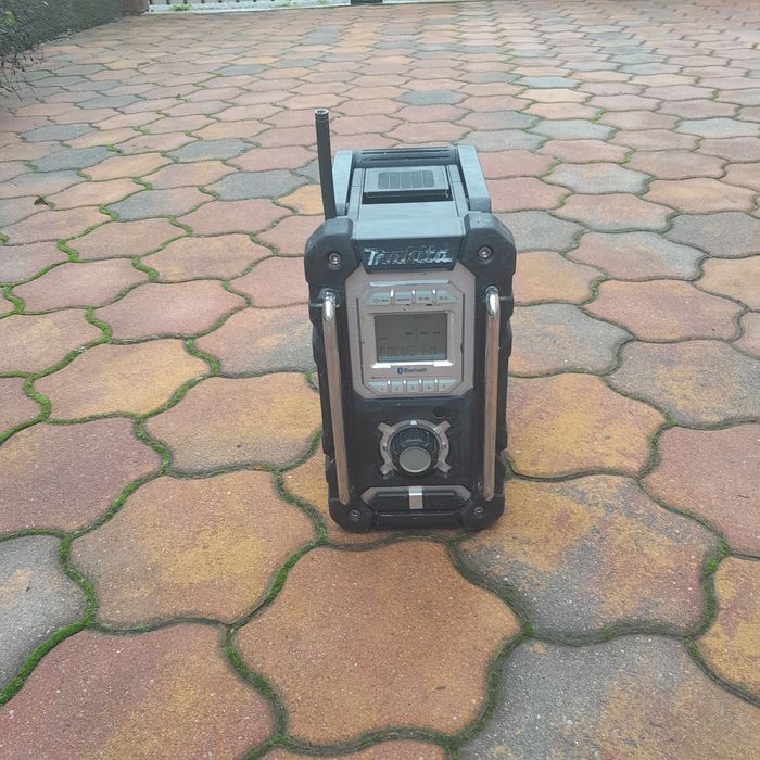 Vand radio Makita