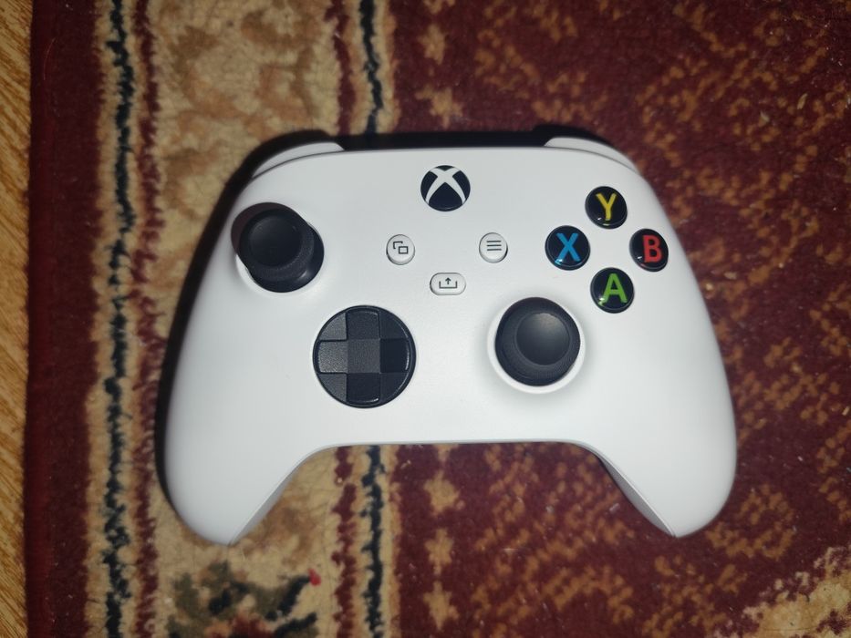 Vand Xbox series s 512GB - ca nou + cutie - garanție usor negociabil