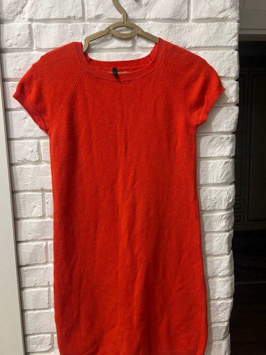 Платье красное benetton