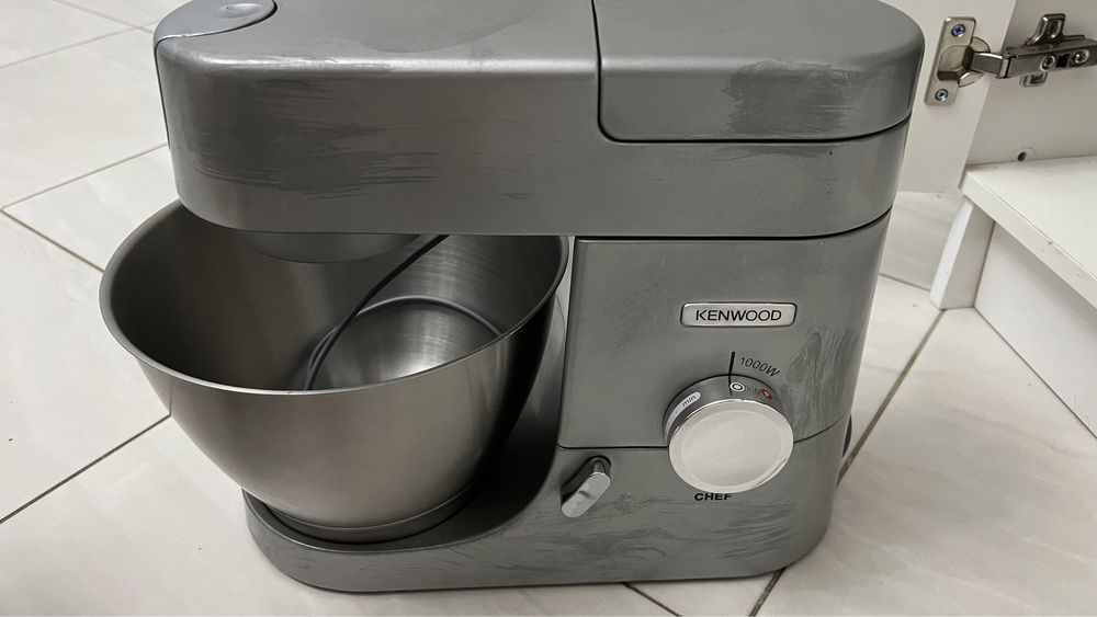 Продам кухонный комбайн Kenwood