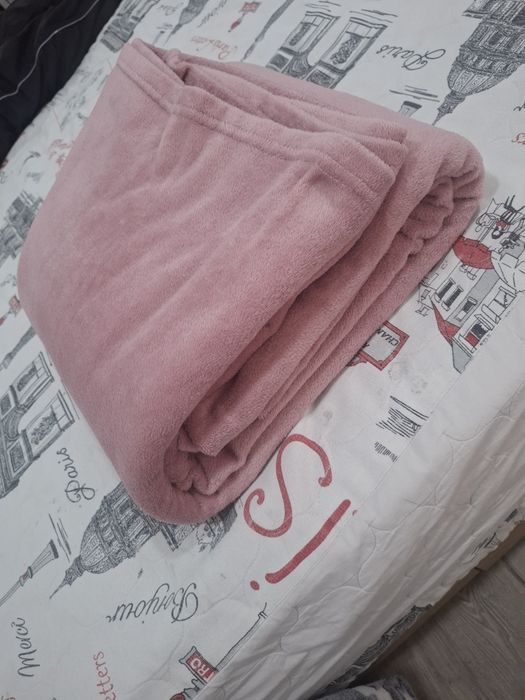 Розово плюшено одеяло размер220/230см