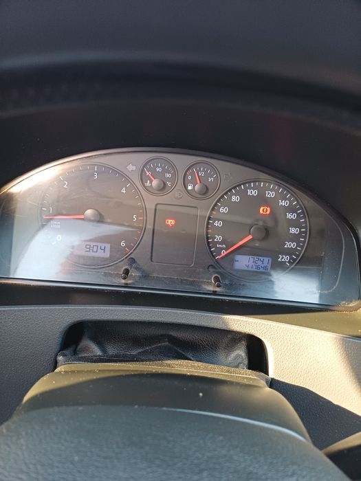 Vând t5 an 2006 motor  2.5