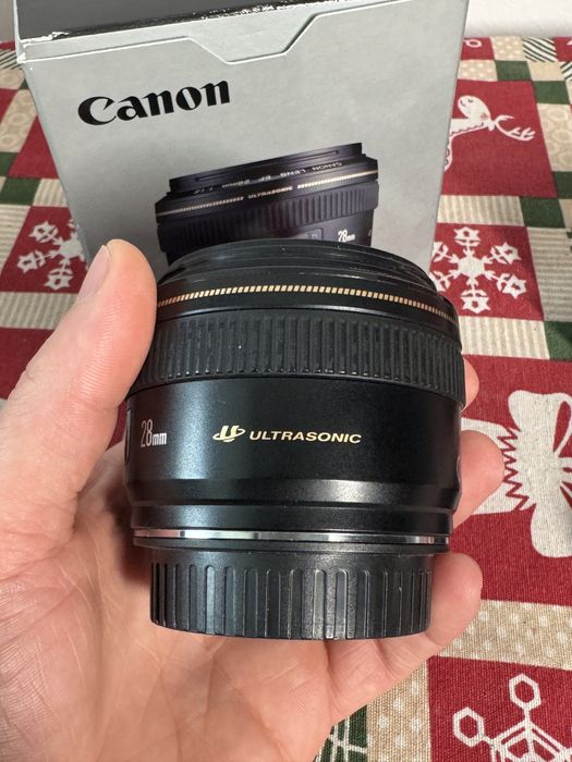 Canon EF 28mm f 1.8 USM