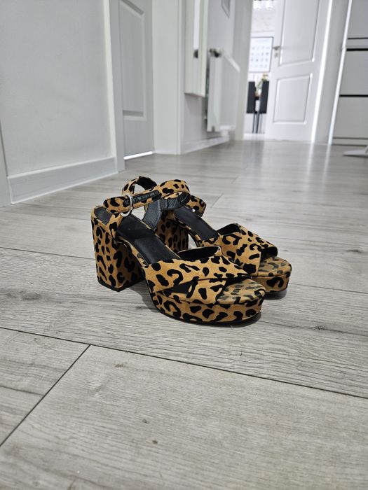 Sandale H&M 38 toc gros