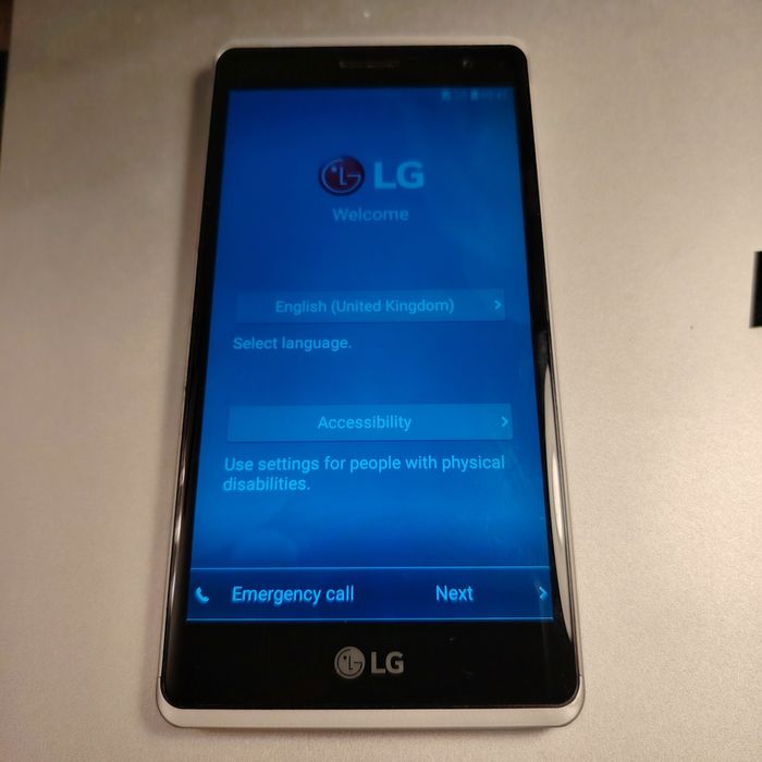 LG Zero с малко надраскан екран