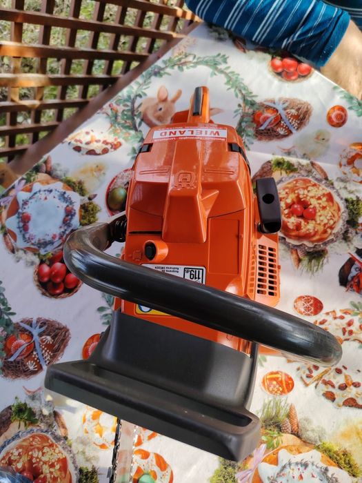 Vând drujbă Husqvarna