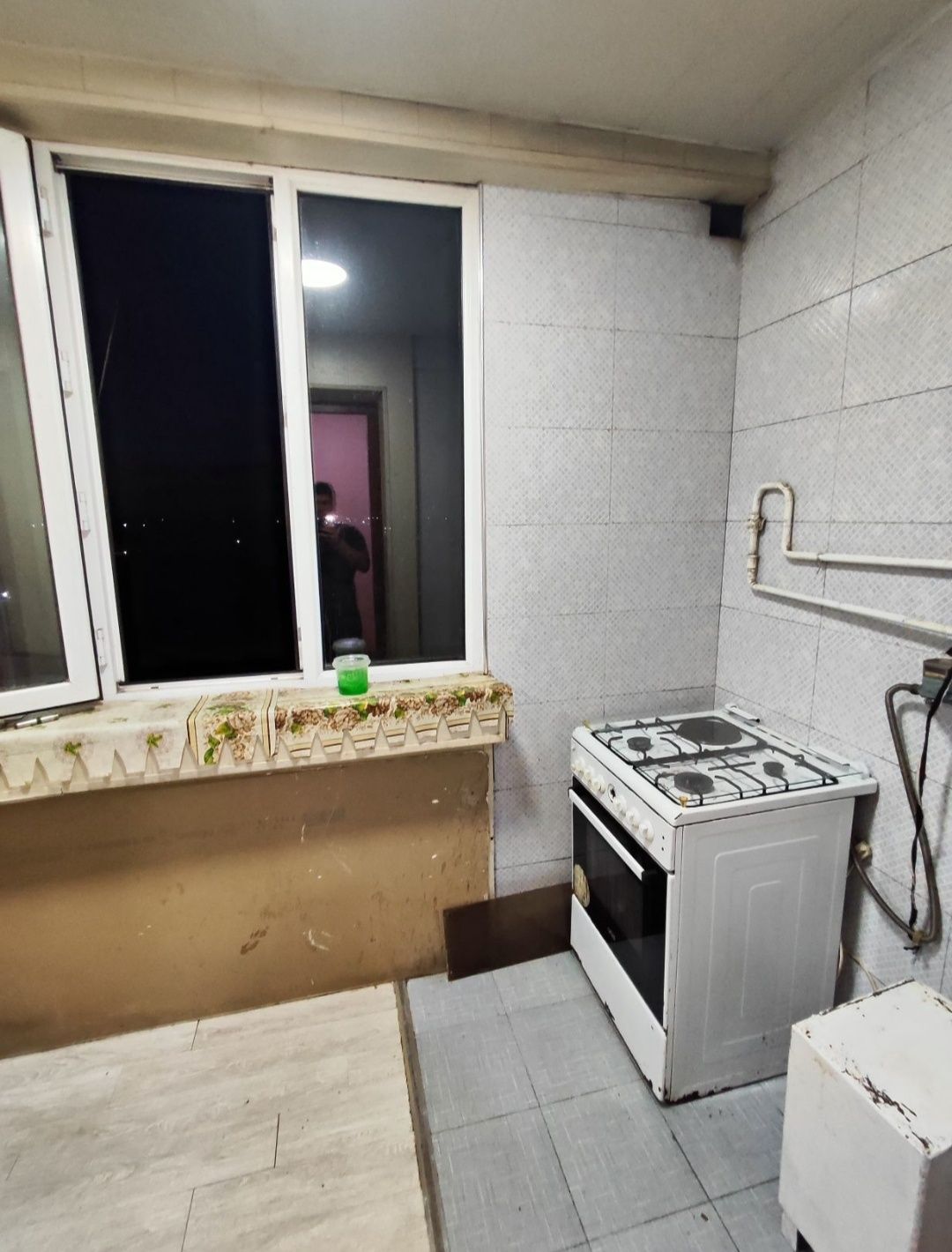 Yunusobod 12 kv  qizlarga oilaga ijaraga beriladi 4 xona