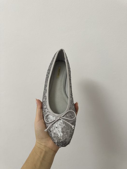 Balerini cu paiete argintii