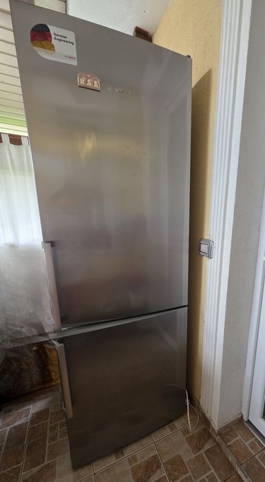 Vând combina frigorifica Bosch